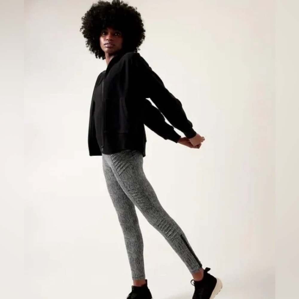 Athleta Delancey Textured Moto tight in Braiden/black fitted pants size: SP